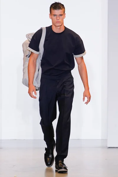 Look 28